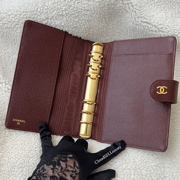 Auth Chanel Classic Quilted MEDIUM Burgandy Caviar Agenda w/ Gold Hardware - Picture 2 of 13